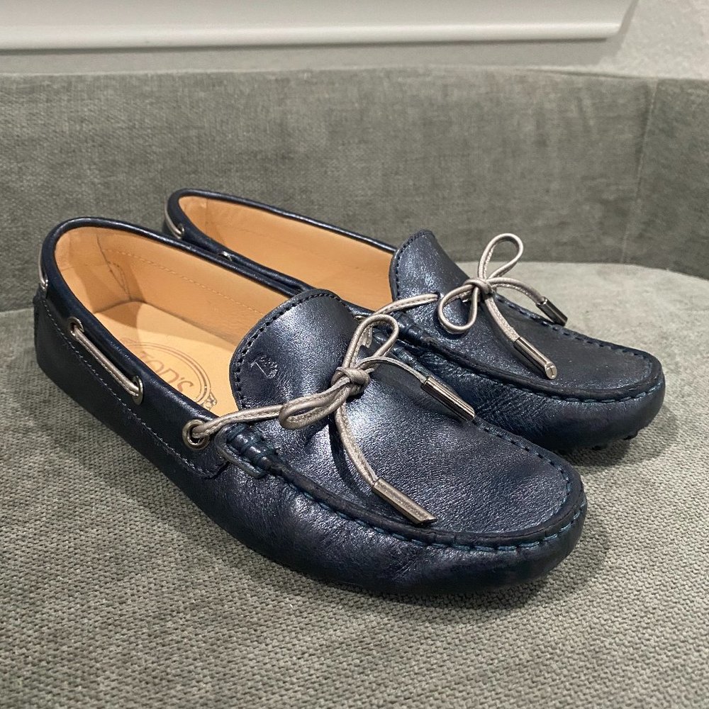 Tod's Laccetto Heaven Occhielli Driver Loafers in Metallic Blue + Silver